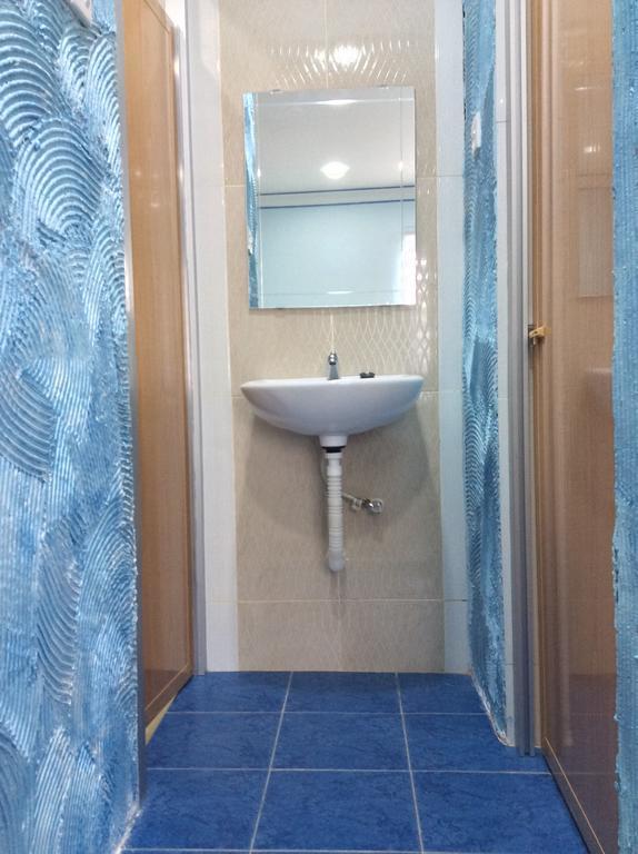 Bentong Street View Guest House 文冬街景旅馆 Kampong Chabang Kültér fotó